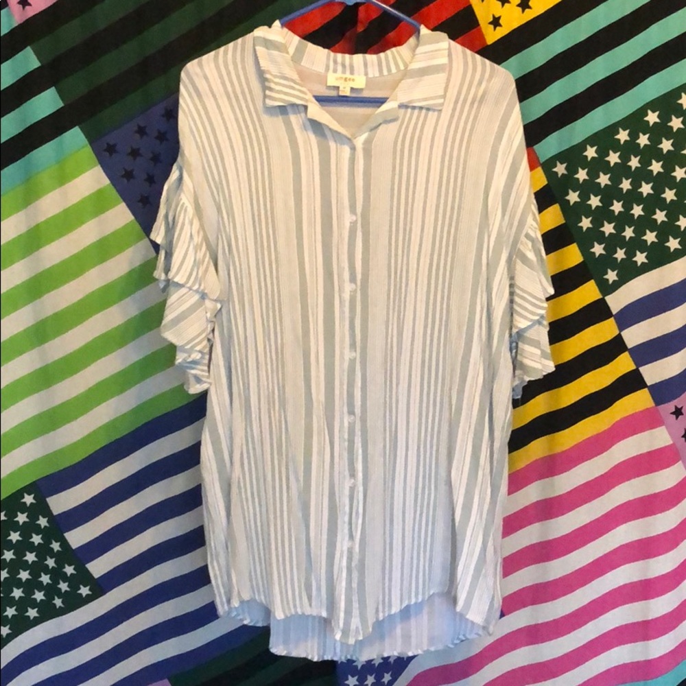 White & Sage Green Striped Umgee Blouse w Collar!